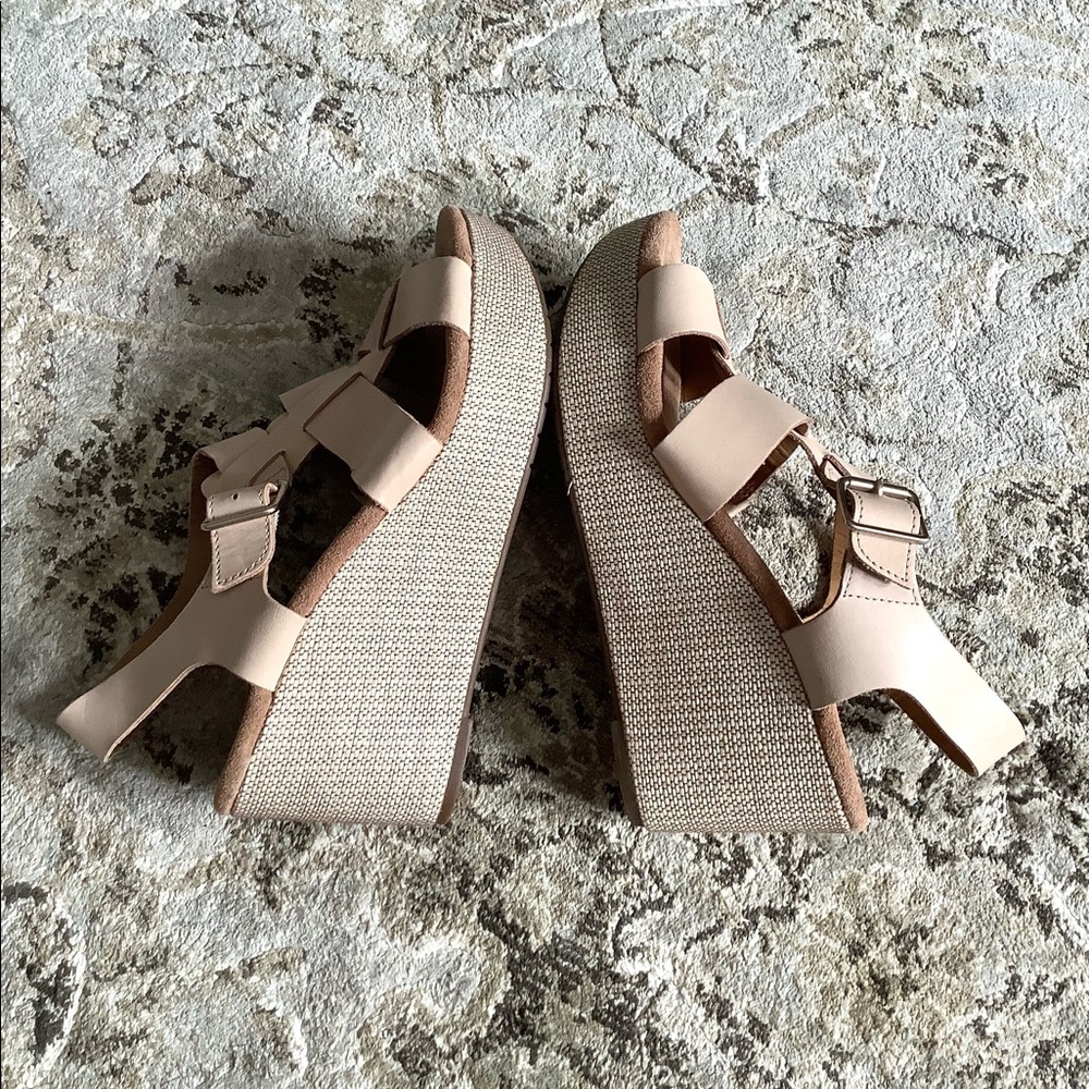 Leather platform sandals🌸NEW🌼
